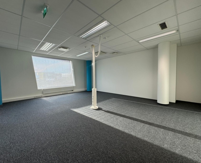 b5fde8ce-ca01-4b26-8f38-23dd354db3ec